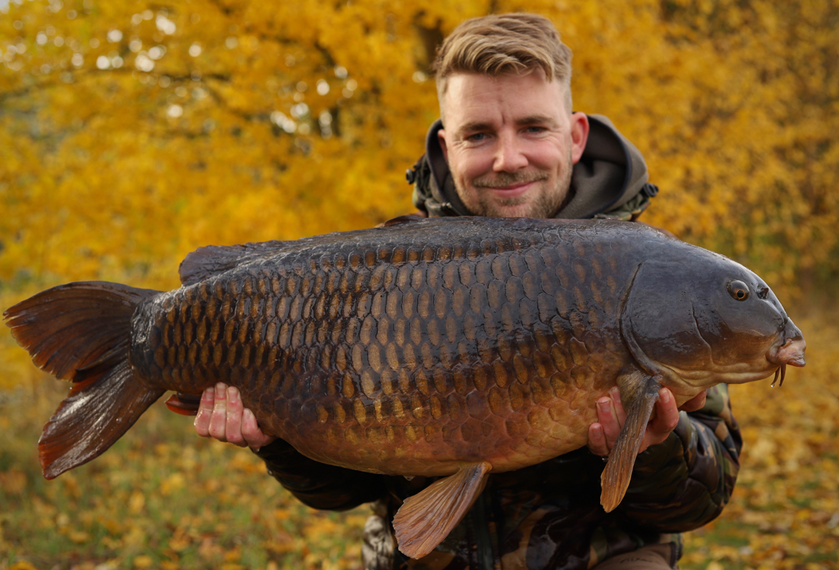 Jonny Fletcher Carp Angler catches big common Carp